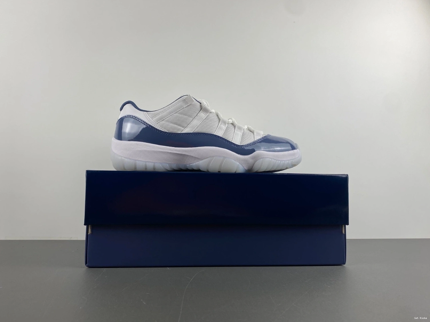 Air Jordan White  Low 11 Midnight Navy Retro FV5104-104 0108